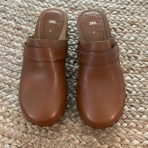 ZARA / Brown Leather Clogs - 37